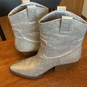 Windsor Forever Silver Rhinestone Cowgirl Boots